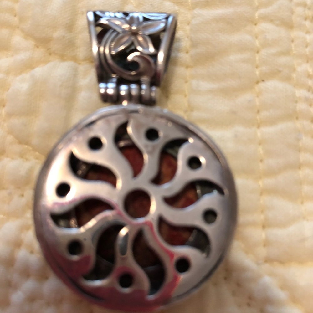 Pendant - Picture 2 of 2
